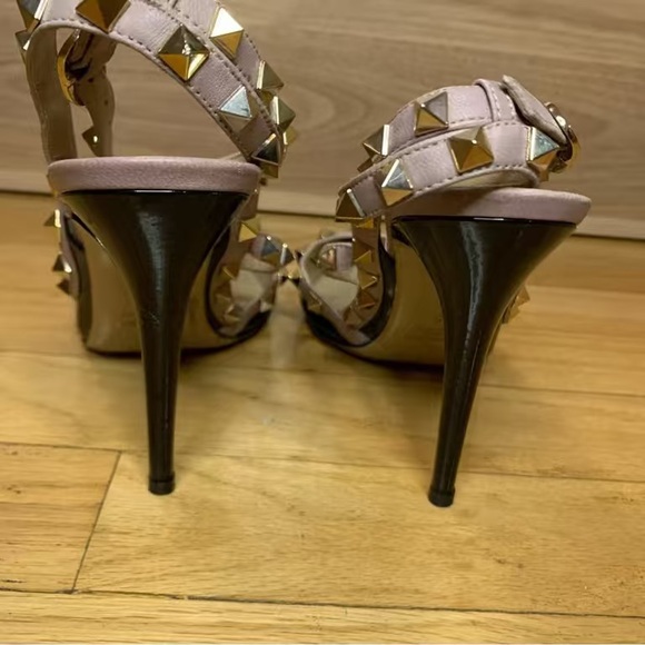 Valentino Black and Tan Studded Heels - Picture 4 of 8